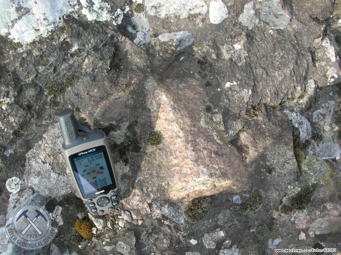 Fotografie Markv kopec: Valoun granitoidu v permokarbonskch (slepencch) brekcich, Markv kopec
