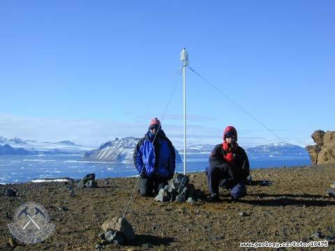 Fotografie Antarktida: Instalace meteorologick stanice na vrcholu Bibby Point, Antarktida - ostrov James Ross - Bibby Point