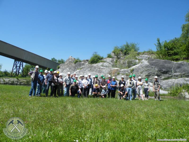 Photo : participants of the geological excursion Hranice , Lom Skalka Hranice