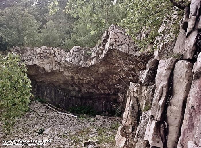 Fotografie Jeskyn Babka: Kemencov tvar jeskyn Babka., Jeskyn Babka, smrem na evnice