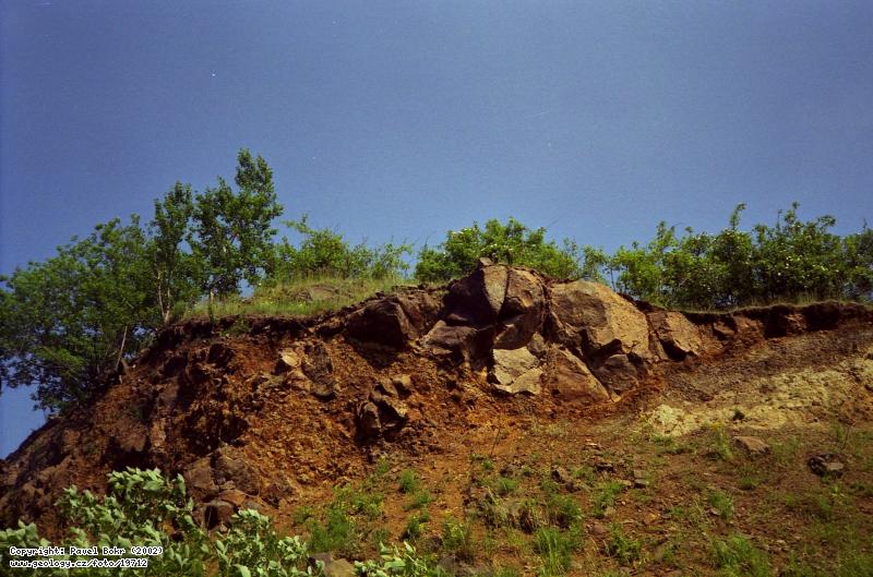 Fotografie Lávový proud na tufech: Vinařická hora u Kladna - Lávový proud na tufech, Vinařická hora u Kladna