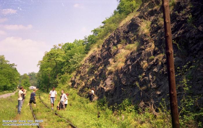 Fotografie Vulkanity zbraslavského proterozoika: Vulkanity zbraslavského proterozoika, Praha - Zbraslav, železniční žářez