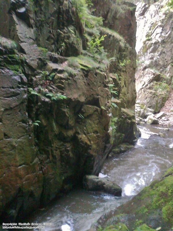 Fotografie : Koryto Zbiro�sk�ho potoka, Skryjsk� jez�rka