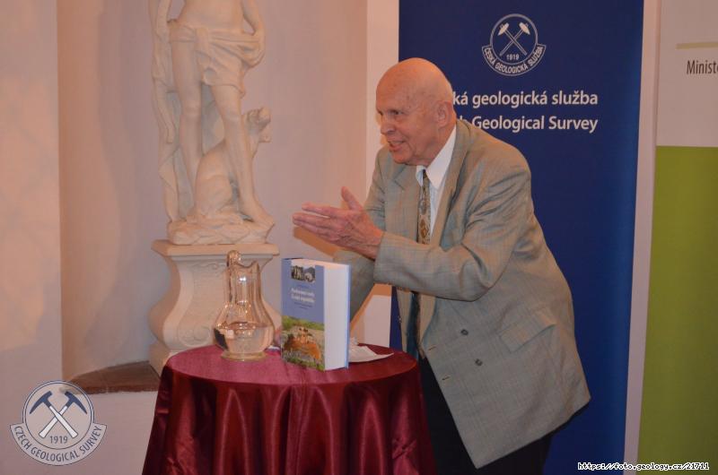 FOTO : Křest knihy Podzemní vody České republiky, Praha, Břevnov Fotografie : Křest knihy Podzemní vody České republiky, Praha, Břevnov