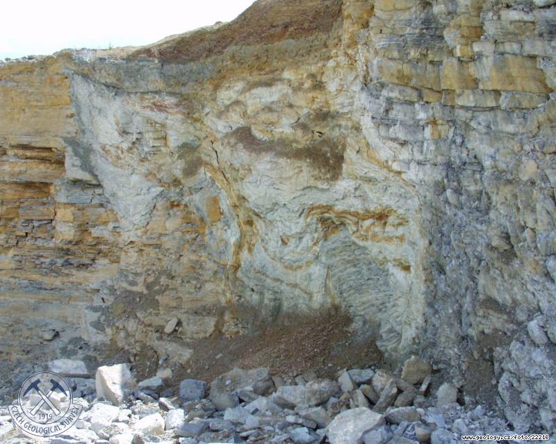Photo paleokarst infilling: paleokarst cavity filled by the Rudice member, velkolom Hranick cementrny