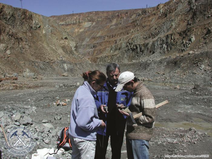 Fotografie Loisko Kalmakyr: Odbr vzork porfyrovch rud , 
