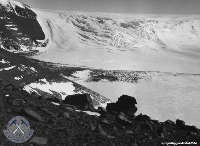 Fotografie Z ternnho vzkumu: Pohled na rozbrzdn elo ledovce, 