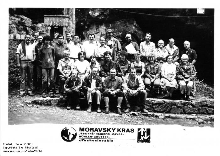 Fotografie Moravsk kras. Jeskyn: the International Subcommission on Devonian Stratigraphy Barrandian - Moravian Karst 1986, 