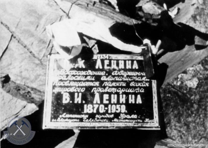 Fotografie Expedice Pamr 1961: Na vrcholu ttu Lenin poho centrln sti Transalaje, 