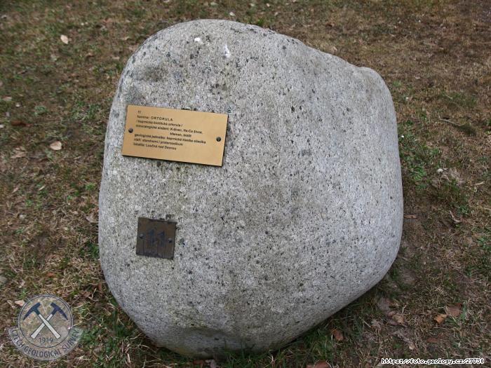 Fotografie : Geologick� expozice u Jeskyn� Na Pomez�, 