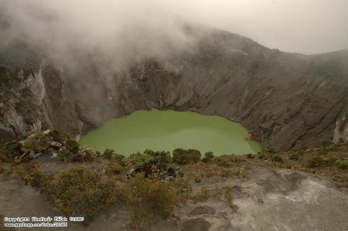 Photo Iraz: Crater lake of the Iraz Volcano in Costa Rica, 