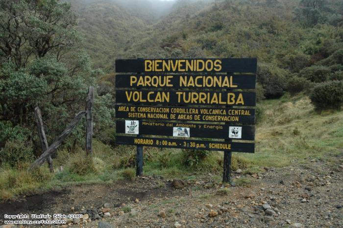 Fotografie Vulkn Turrialba: Na vrcholu aktivnho vulknu Turrialba, 