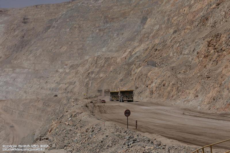 Fotografie Chuquicamata - d�l: M�d�n� d�l Chuquicamata v Chile, 