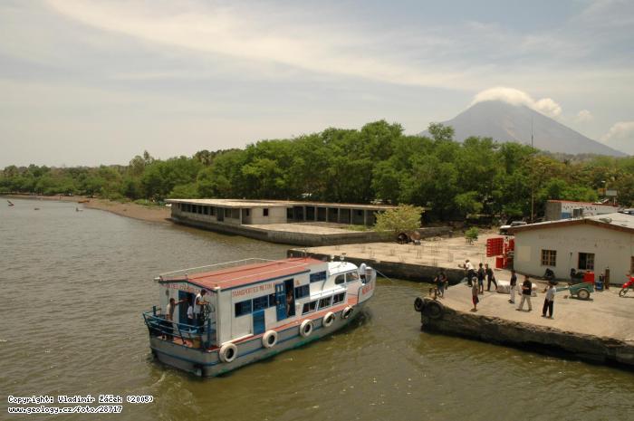 Fotografie Vulkn Concepcin: Aktivn vulkn Concepcin na Ostrov Ometepe  v Nikaraguy, 