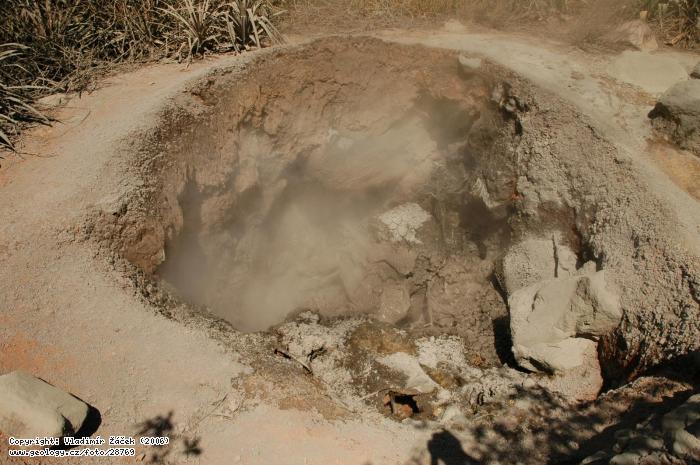Photo Rincn de la vieja Volcano: Hydrothermal field below active volcano Rincn de la Vieja in Costa Rica, 
