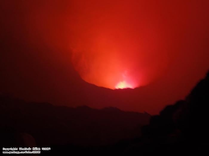 Fotografie Vulkn Masaya: Lvov jezero v krteru vulknu Masaya, Nikaragua, 