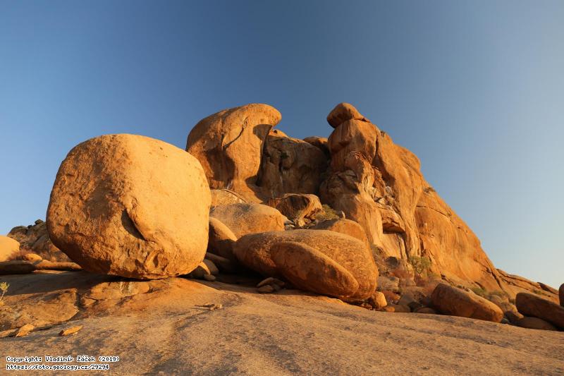 FOTO Pohoří Erongo v Namíbii: Granit v pohoří Erongo, centrální Namíbie, Fotografie Pohoří Erongo v Namíbii: Granit v pohoří Erongo, centrální Namíbie,