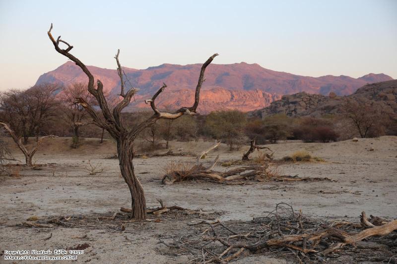 FOTO Pohoří Erongo, Namíbie: Zvětrávání granitu v pohoří Erongo v Namíbii, Fotografie Pohoří Erongo, Namíbie: Zvětrávání granitu v pohoří Erongo v Namíbii,