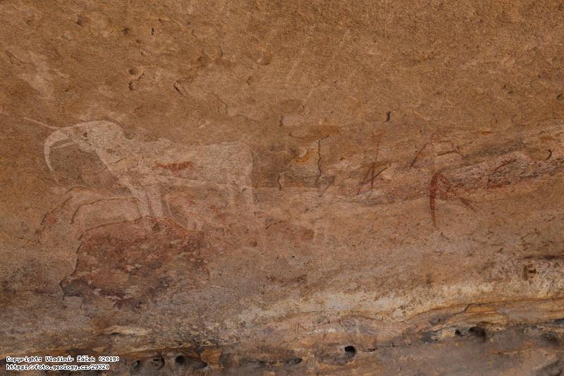 FOTO Skalní kresby, pohoří Erongo, Namíbie: Phillips Cave, jeskyně se skalními malbami v Namíbii, Fotografie Skalní kresby, pohoří Erongo, Namíbie: Phillips Cave, jeskyně se skalními malbami v Namíbii,