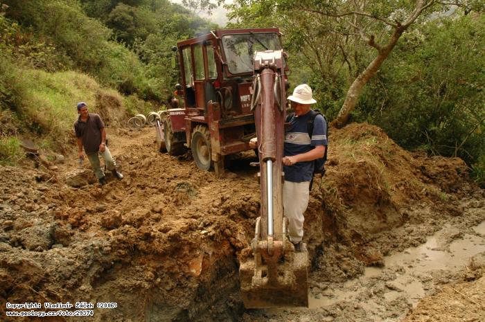 Fotografie Obte pi mapovn v ternu u Miramaru: Obte pi  geologickm mapovn v Kostarice, 