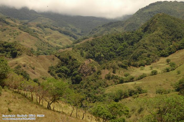 Fotografie Obte mapovn v ternu u Miramaru: Obte pi  geologickm mapovn v Kostarice, 
