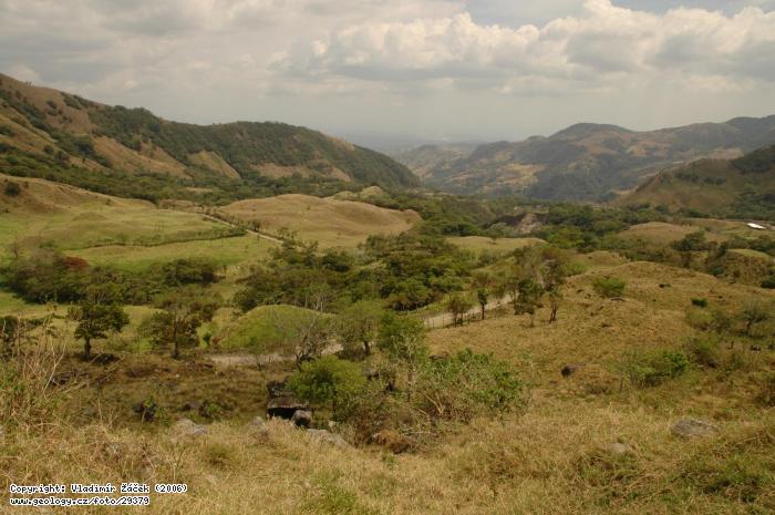 Fotografie Krajina v okol Cerro La Cruz: Krajina v okol Cerro La Cruz u Miramaru v Kostarice, 