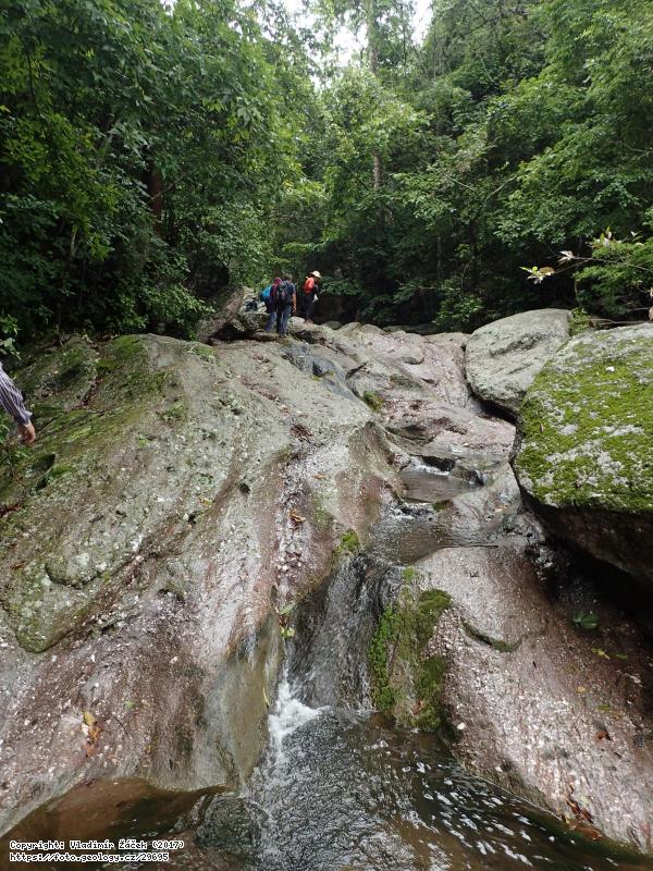 FOTO Poza la Muta, lokalita geoparku Río Coco, Nikaragu: Poza la Muta, lokalita geoparku Río Coco, NikaraguaMikrokaňon v konglomerátech skupiny Totogalpa, Nikaragua, Fotografie Poza la Muta, lokalita geoparku Río Coco, Nikaragu: Poza la Muta, lokalita geoparku Río Coco, NikaraguaMikrokaňon v konglomerátech skupiny Totogalpa, Nikaragua,