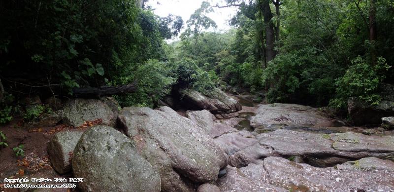 FOTO Poza la Muta, lokalita geoparku Río Coco, Nikaragu: Poza la Muta, lokalita geoparku Río Coco, NikaraguaMikrokaňon v konglomerátech skupiny Totogalpa, Nikaragua, Fotografie Poza la Muta, lokalita geoparku Río Coco, Nikaragu: Poza la Muta, lokalita geoparku Río Coco, NikaraguaMikrokaňon v konglomerátech skupiny Totogalpa, Nikaragua,