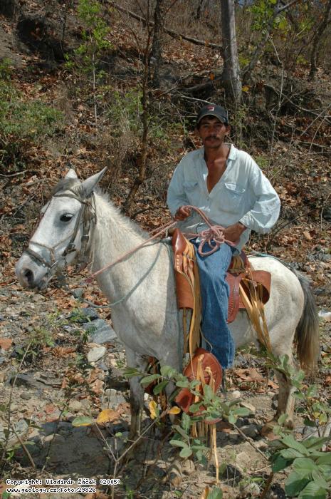 Fotografie Jezdec od eky Macuelizo: Jezdec od eky Macuelizo v severn Nikaraguy, 
