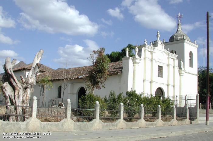 Fotografie Katedrla v Somotu z roku 1661: Katedrla v Somotu z roku 1661, Nikaragua, 