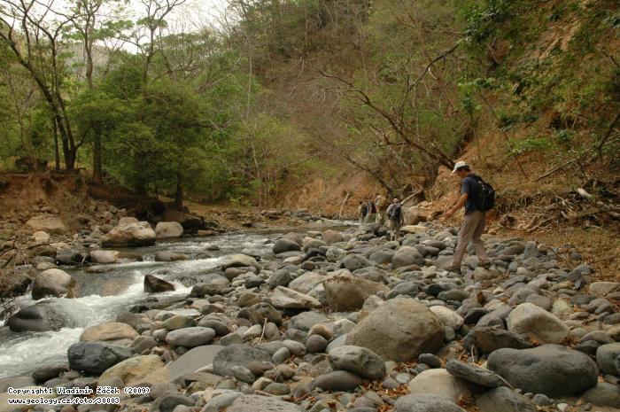Photo Guacimal river valley: Geological mapping in the wild river valley of Guacimal, Costa Rica, 