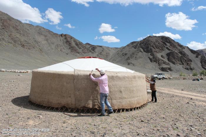 Fotografie Stavba jurt expedice v Mongolsku: Stavba jurt expedice v Mongolsku, 