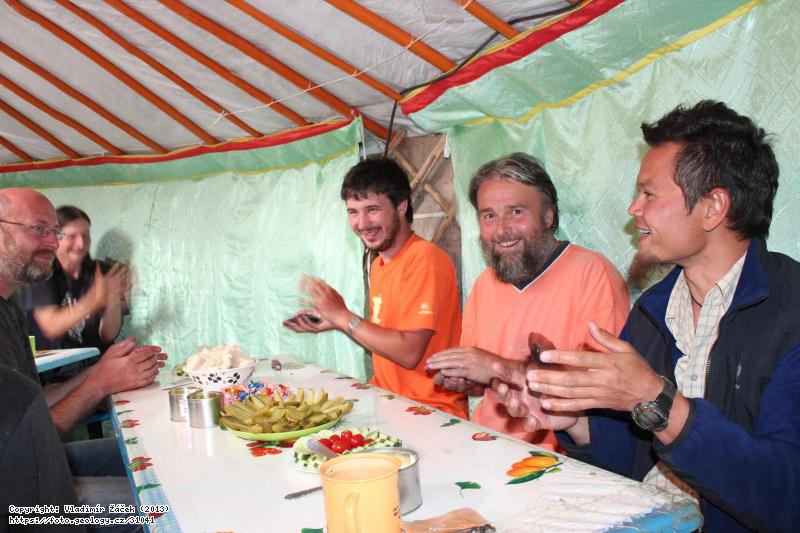 FOTO Expedice Mongol Altai-50 v základním kempu : Expedice Mongol Altai-50 v základním kempu v roce 2013, Fotografie Expedice Mongol Altai-50 v základním kempu : Expedice Mongol Altai-50 v základním kempu v roce 2013,
