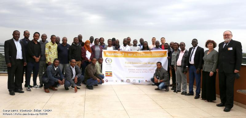 Fotografie Skupina PanAfGeo v Ugand�: Skupina PanAfGeo WP-A v Entebbe v Ugand�, 