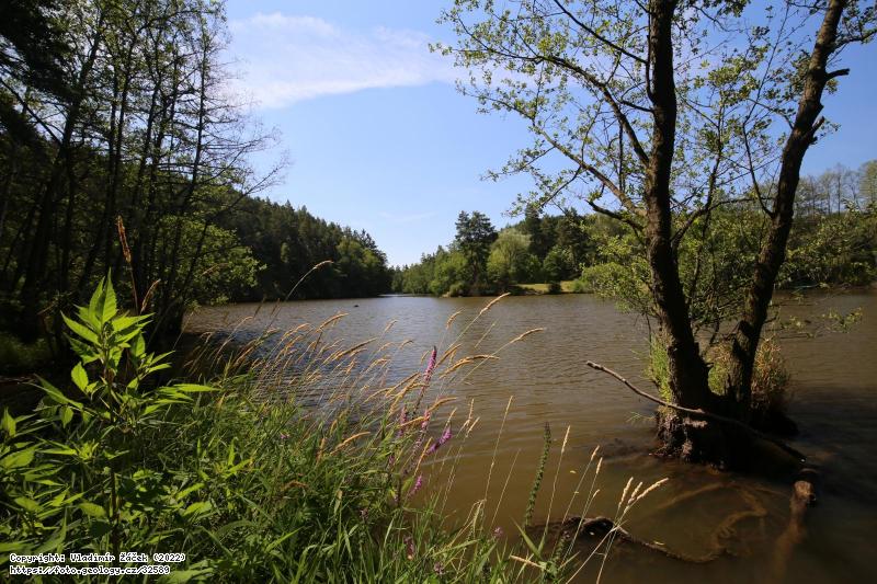 Fotografie Odlezelsk jezero: Odlezelsk jezero hrazen sesuvem, 