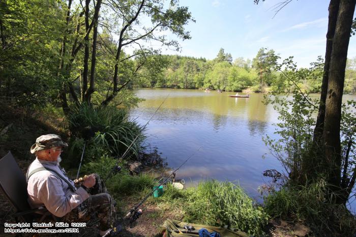 Fotografie Odlezelsk jezero: Odlezelsk jezero hrazen sesuvem, 