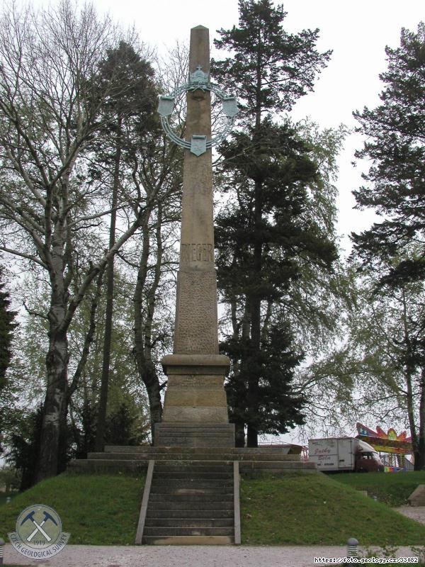 Fotografie Riegr�v obelisk: Riegr�v obelisk, B�lsko u Ho�ic
