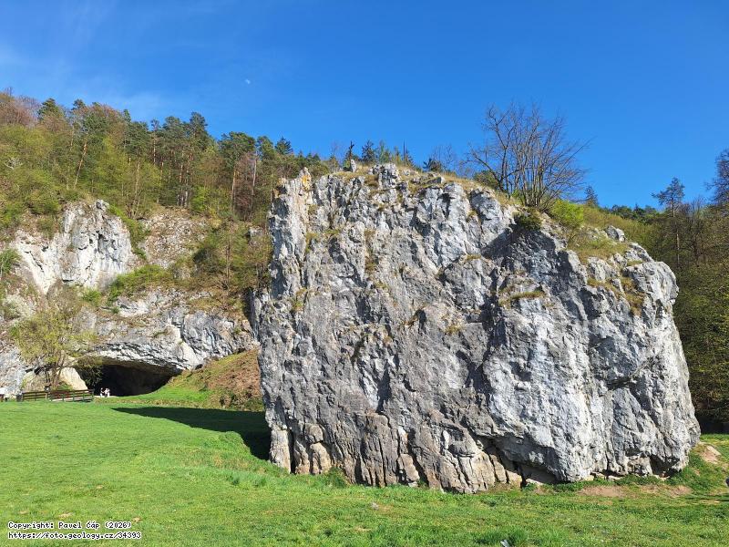 Fotografie H�eben��: H�eben�� a vstup do Sloupsk� jeskyn�, 