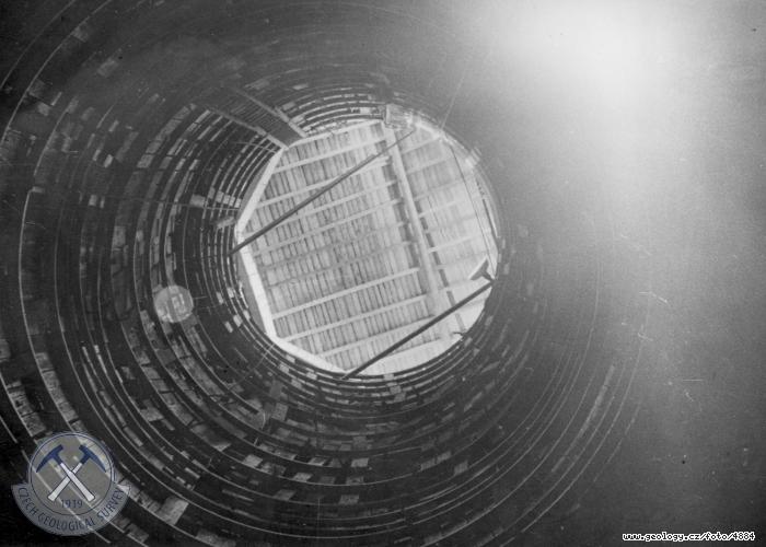 Fotografie : ab perspektiva vtrac achty na fljsk stran vodovodnho tunelu z Flj do enbachu., Flje