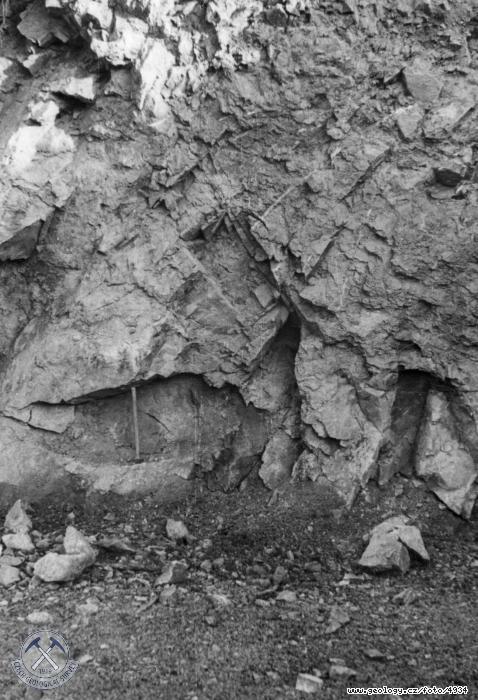 Fotografie : Detail uloen hornin v zezu Z-2 ku przkumu pro oteven kamenolomu ke stavb pehrady., Flje