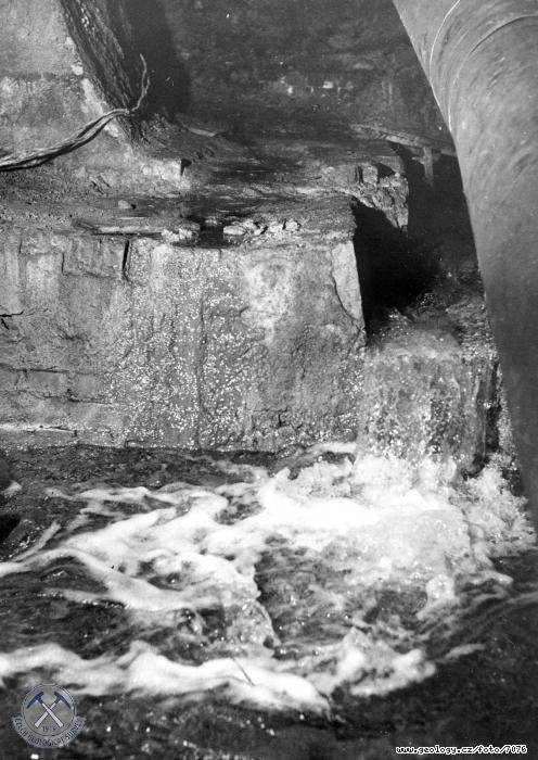 Fotografie : Detail vtoku vody v kosk stji, Krlovsk Po