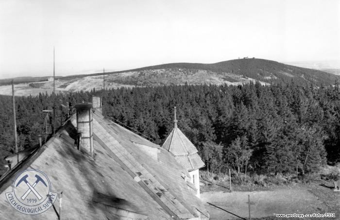 Fotografie : Panoramatick vhled z rozhledny na Klnovci severnm a vchodnm smrem., Klnovec
