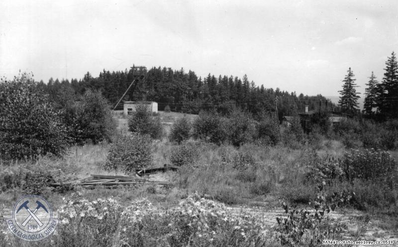 Fotografie : Voln� prostor u b�v.�achty G.P.J.D K.H.Borovsk�ho vhodn� k p��p.zastaven� dal��mi objekty pro hmotnou dokumentaci Geofondu, Chot�bo�