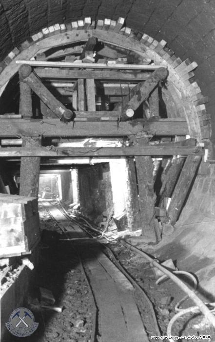 Fotografie : sloit vdeva pi rekonstruknch prac v levobenm odtokovm tunelu., Bl Temen