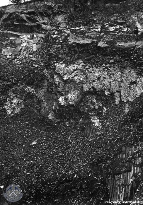 Fotografie : Stedn st stnovho lomu v nefelinickm bazanitu, Soutsky