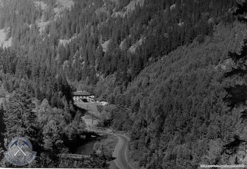 Fotografie : P�ehradn� m�sto I, pohled proti proudu., Temn� D�l