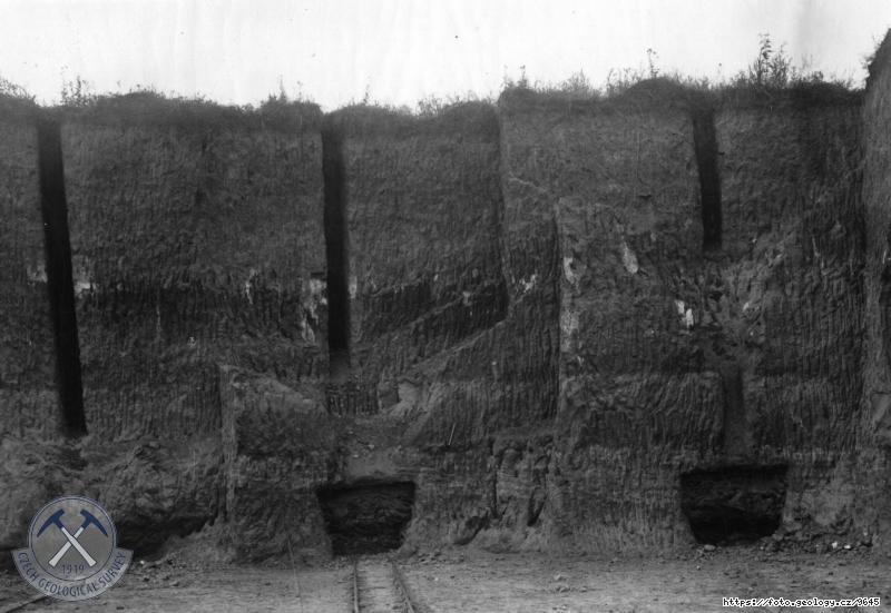 Fotografie : Spra�.komplex cihelny. St�.��st z�padn� st�ny II.et�e, R1,R2,R3,W1., Sedlec